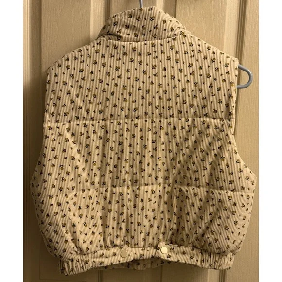 Ashley By 26 International Women's Floral Print Puffer Vest cream Size Large NWT - Picture 6 of 6